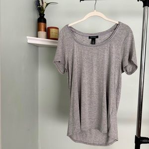 White House Black Market Women's Scoop Neck Short Sleeve T-Shirt, Gray
